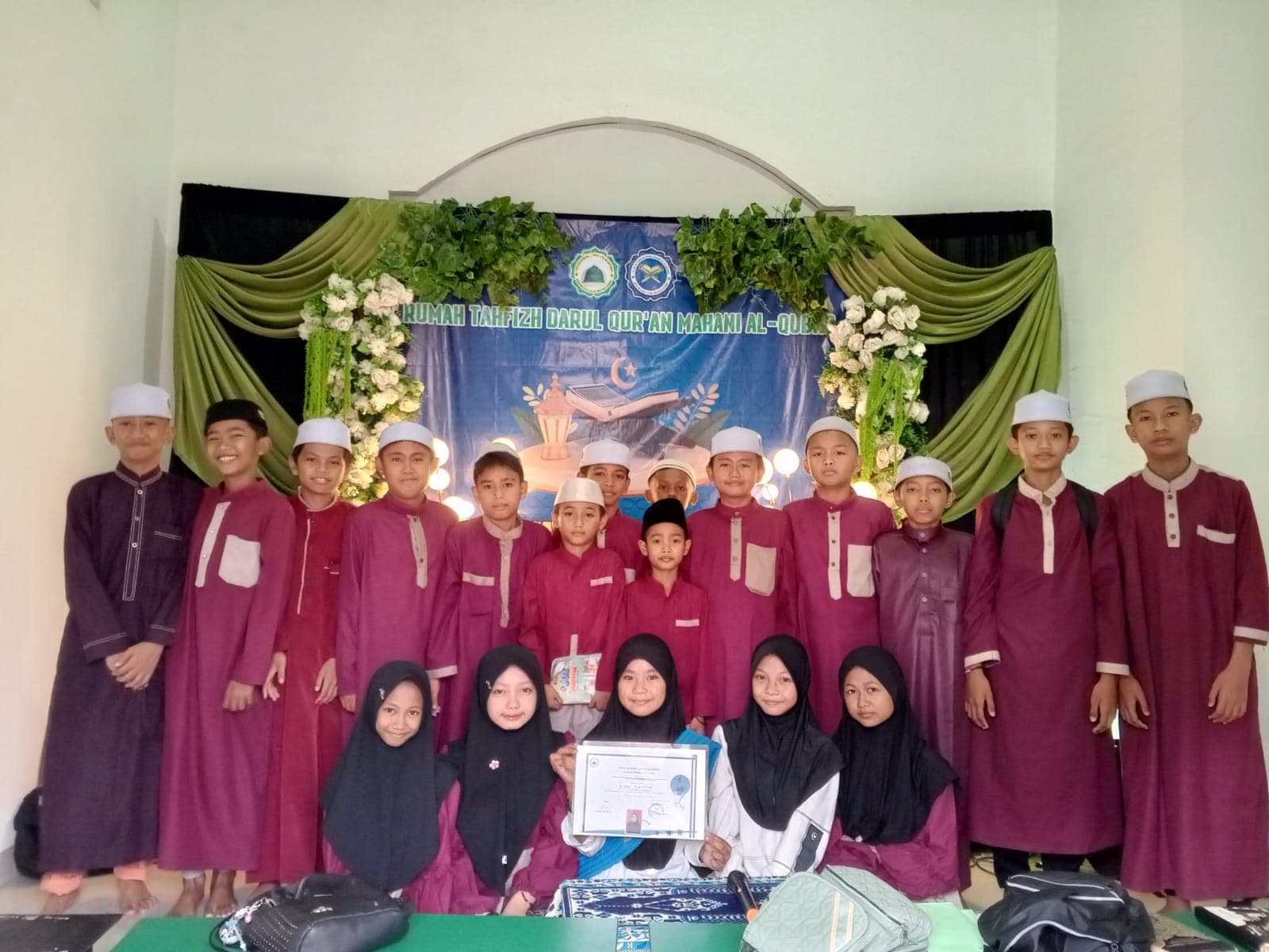 Pembagian sertifikat dan hadiah